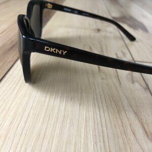 Authentic DKNY Black Tortoise Cat-eye Sunglasses